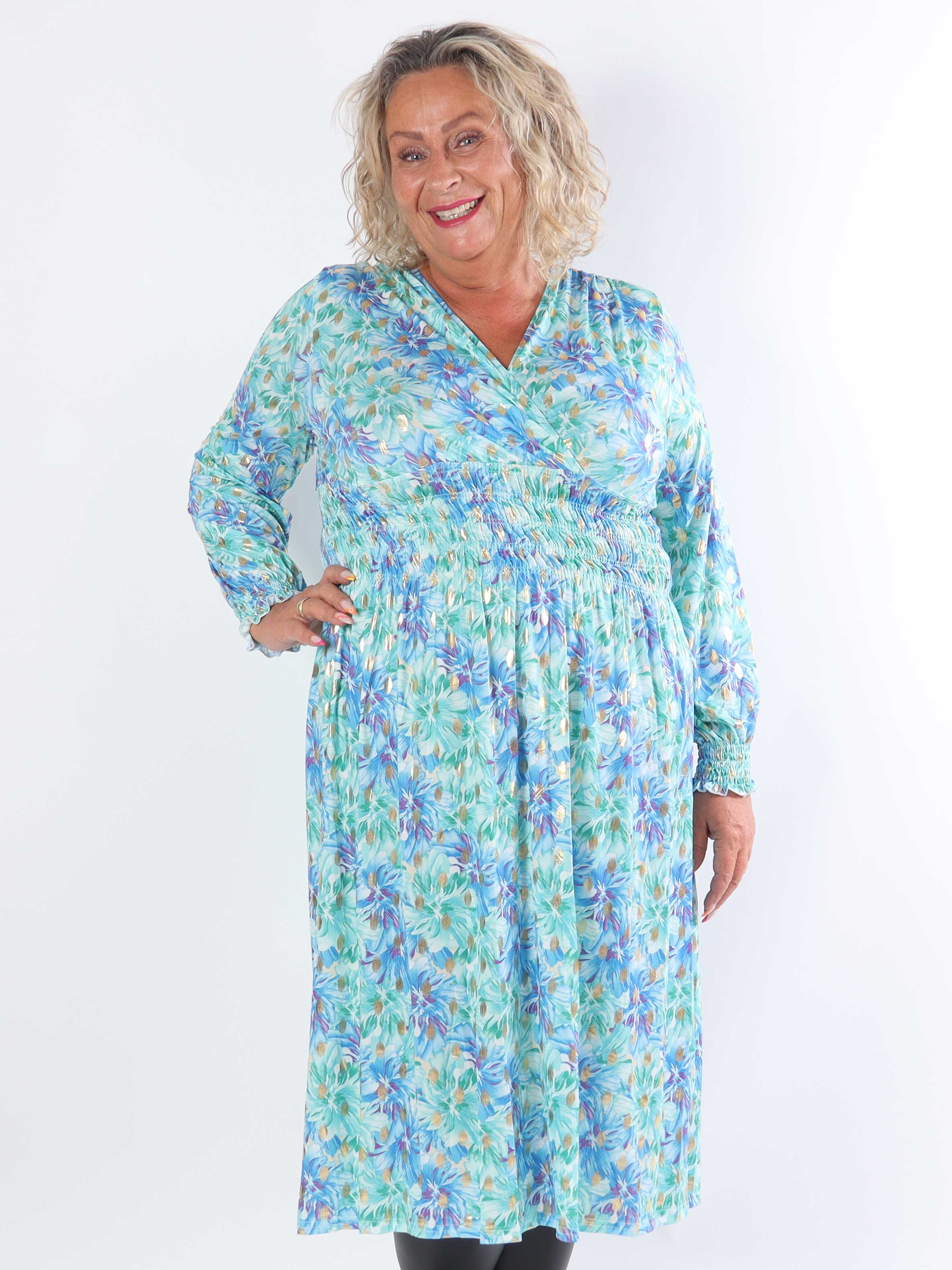Pams Floral Midi L/S - Elastisk plus size kjole i krølfrit stof